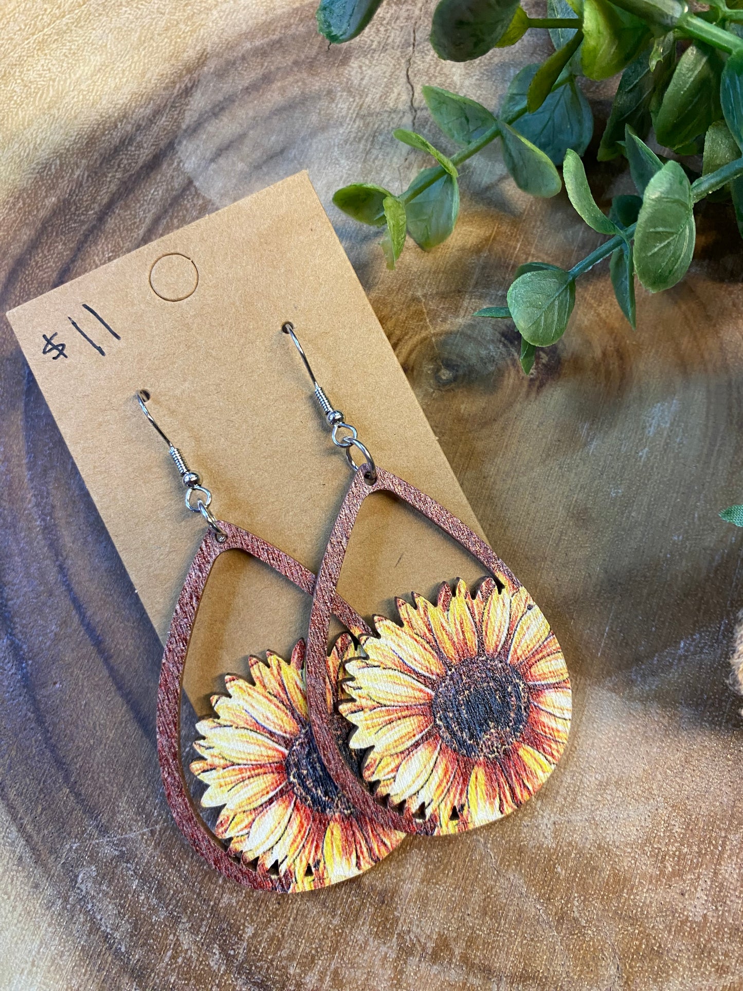 Wood sunflower teardrop