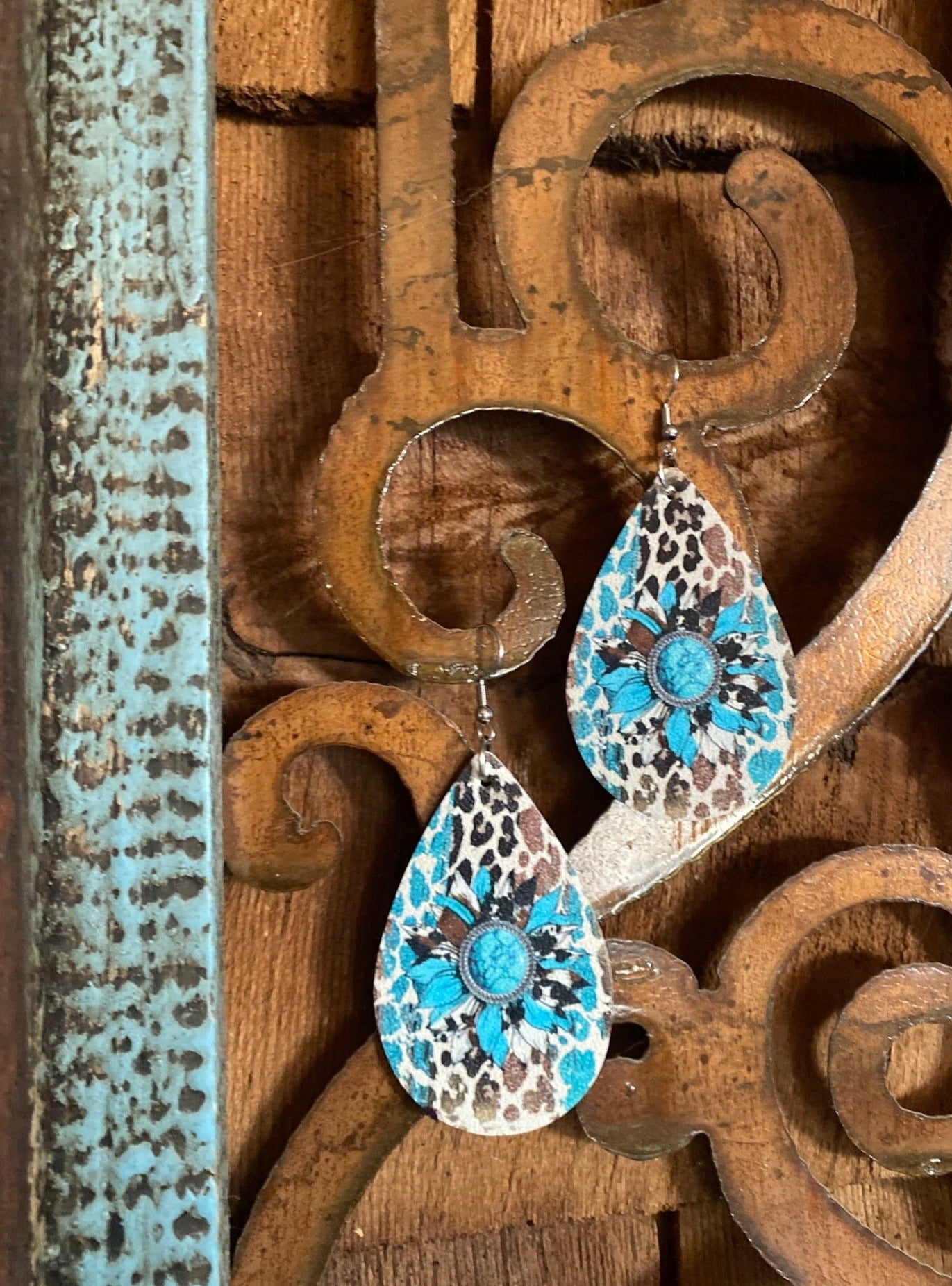 Turquoise sunflower cheetah teardrop